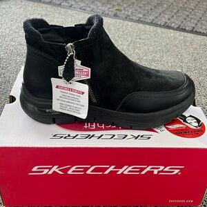 Brand new Skechers booties